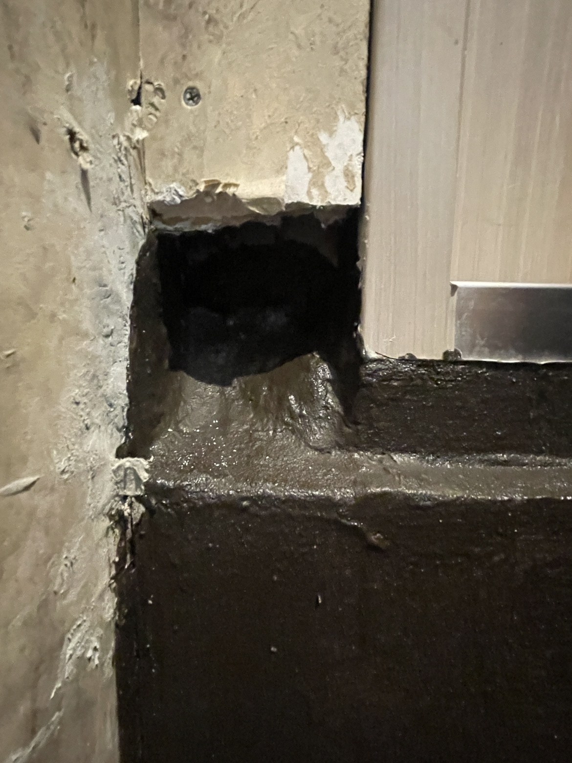 ドア横 入隅部 防水処理